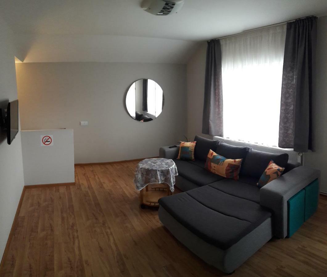 סיביו Theresia Apartment מראה חיצוני תמונה